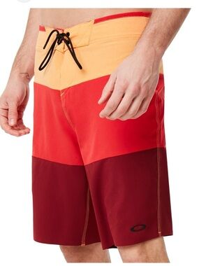 Oakley Men’s Colorblock Red/Orange Maroon Swim Boardshorts size 38